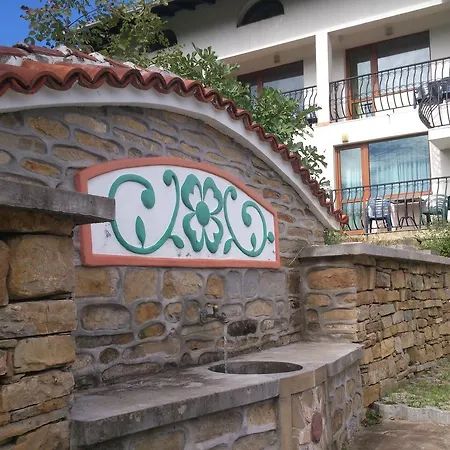 Boliari Hotell 2*